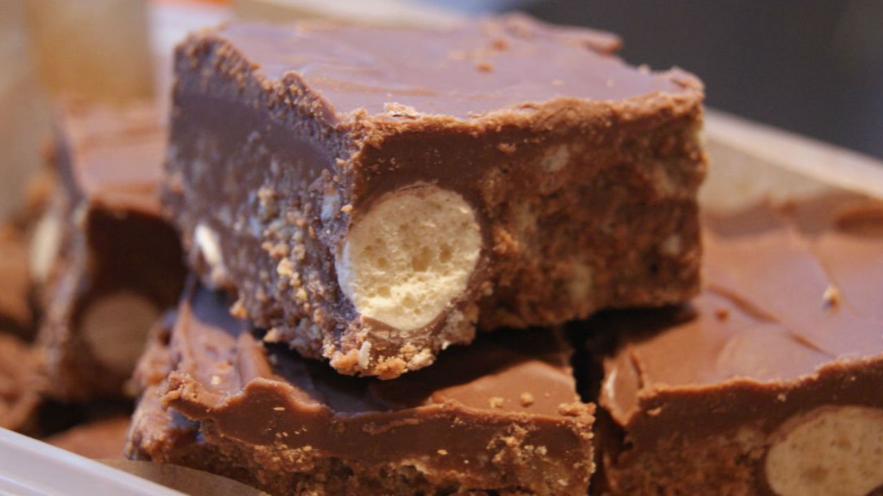 Rachel Allen's chocolate marshmallow biscuit cake recipe