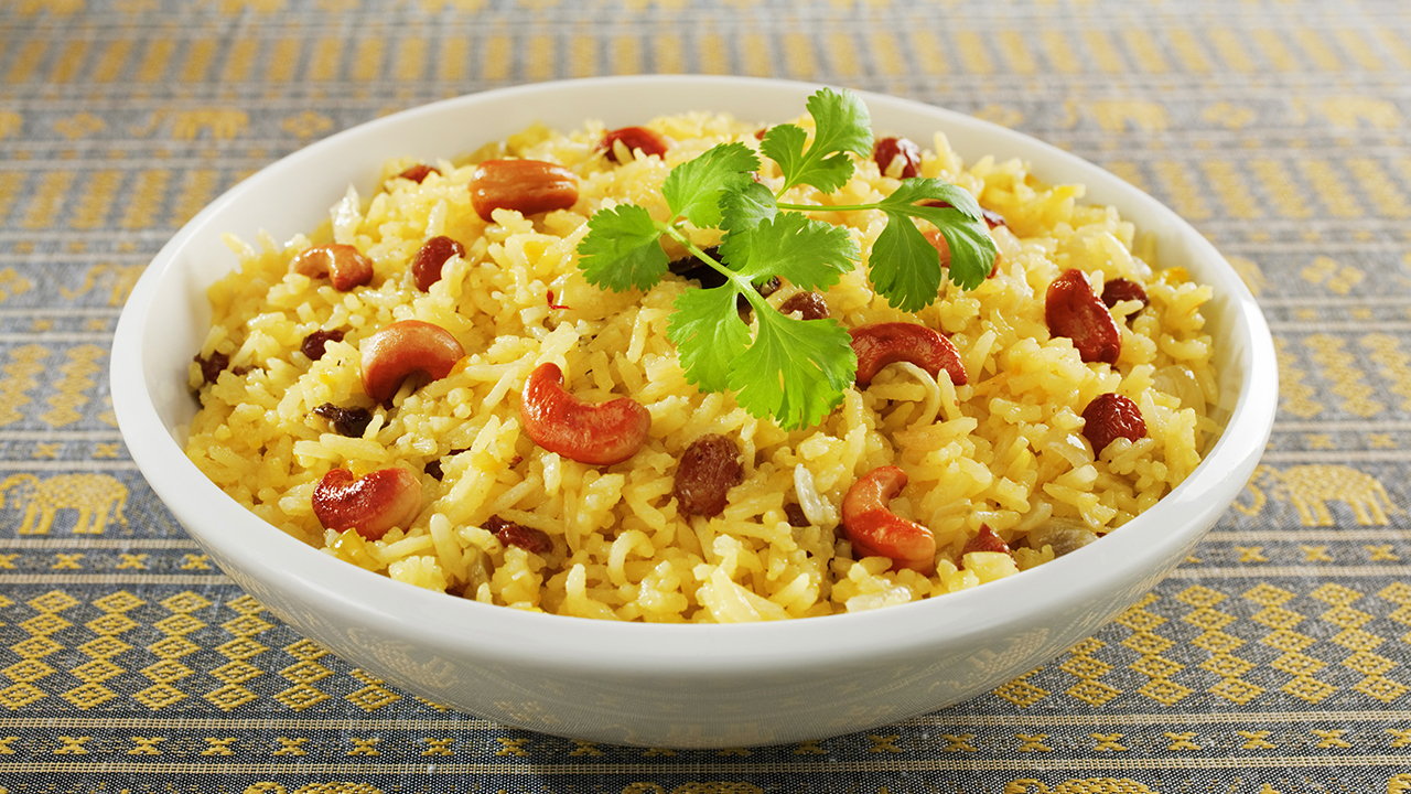 Coconut and sultana rice
