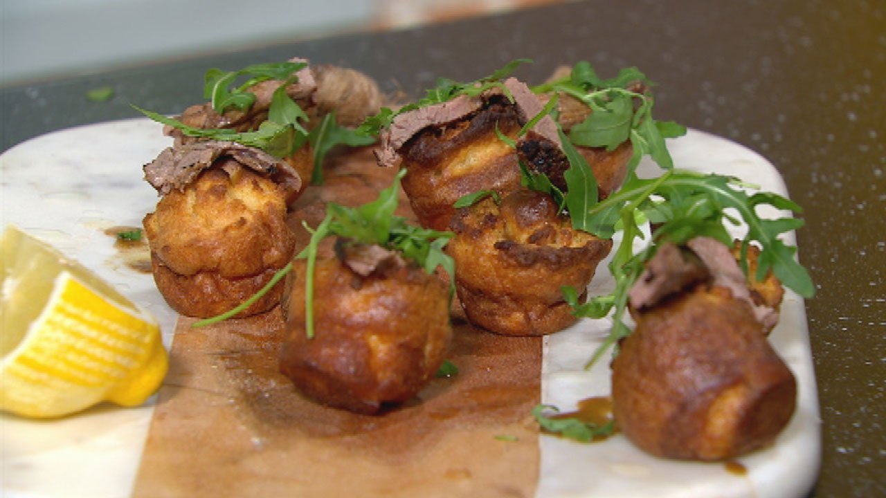 Mini Yorkshire Puddings with Beef & Rocket