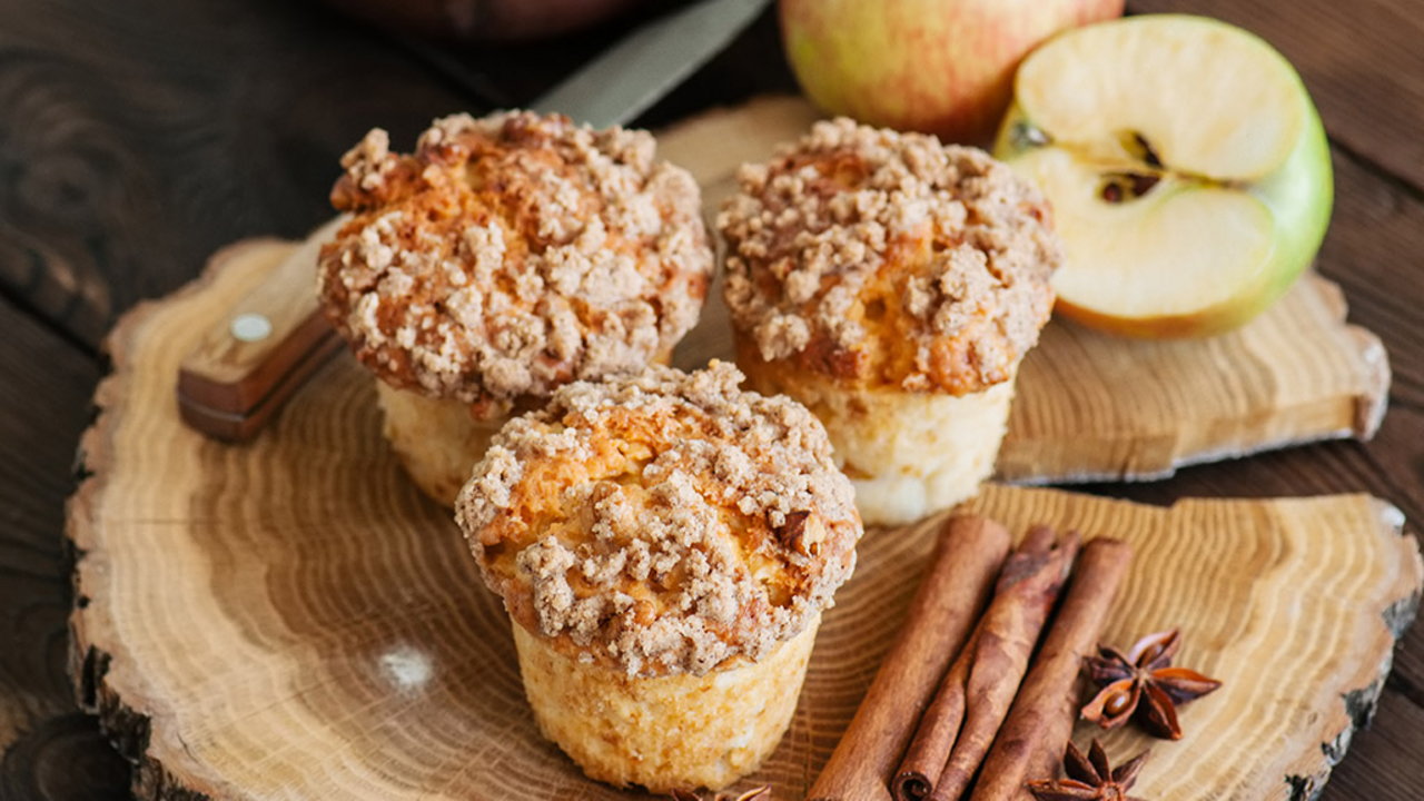 Vegan Apple Crumble Muffins