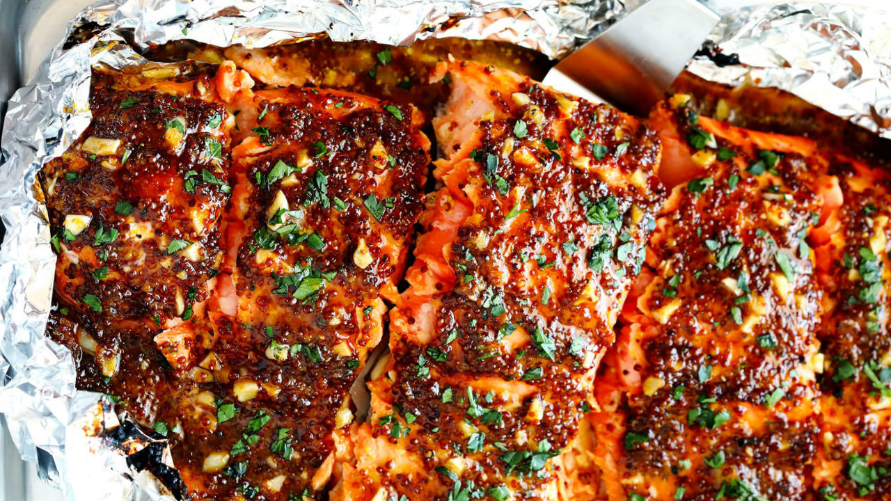 Ginger & Garlic Baked Salmon With Honey & Soy On Steamed Sushi Rice