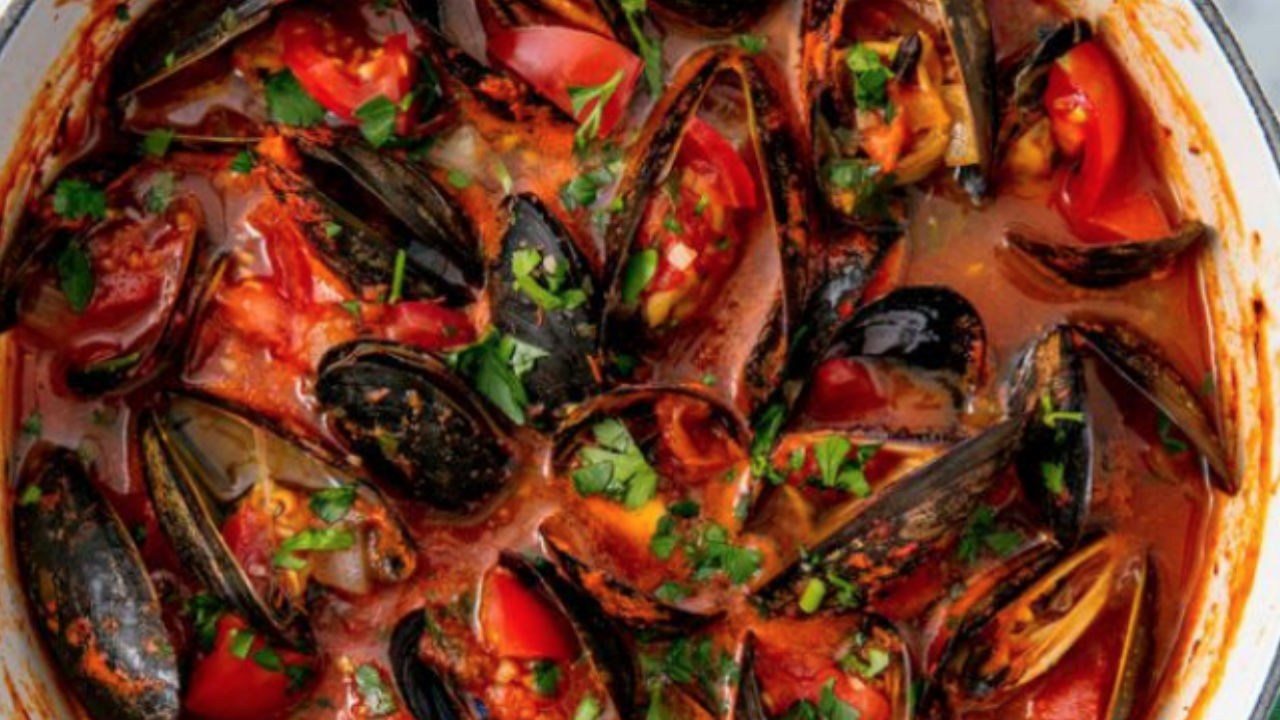 Quick mussel, fennel & tomato stew The Six O'Clock Show
