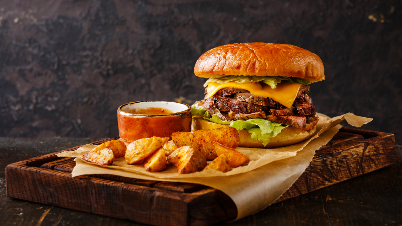 Cheesy Beef Burger and Cajun Wedges | Ireland AM