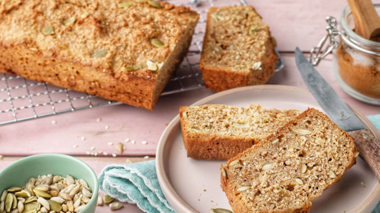 walnut-and-pumpkin-seed-bread-the-novice-housewife