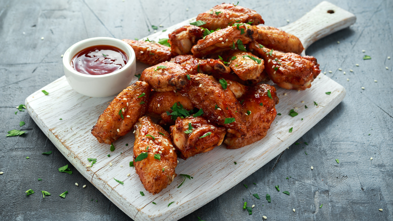 Frank's RedHot Buffalo Chicken Wings The Six O'Clock Show